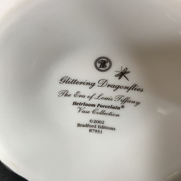 Bradford Editions Era of Louis Tiffany 2002 “Glittering Dragonflies” vase - Picture 8 of 12